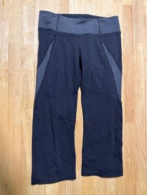 Athleta Women’s Black Gray Colorblock Capri Leggings Size Medium
